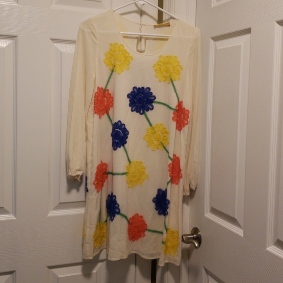 Alice + Olivia Dresses & Skirts - Alice & Olivia Dress Size Medium